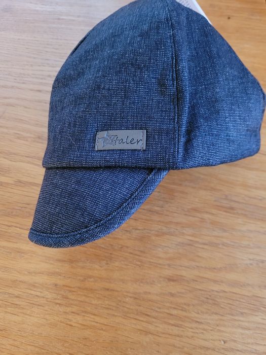 Nowa dziecięca  czapka UV z daszkiem