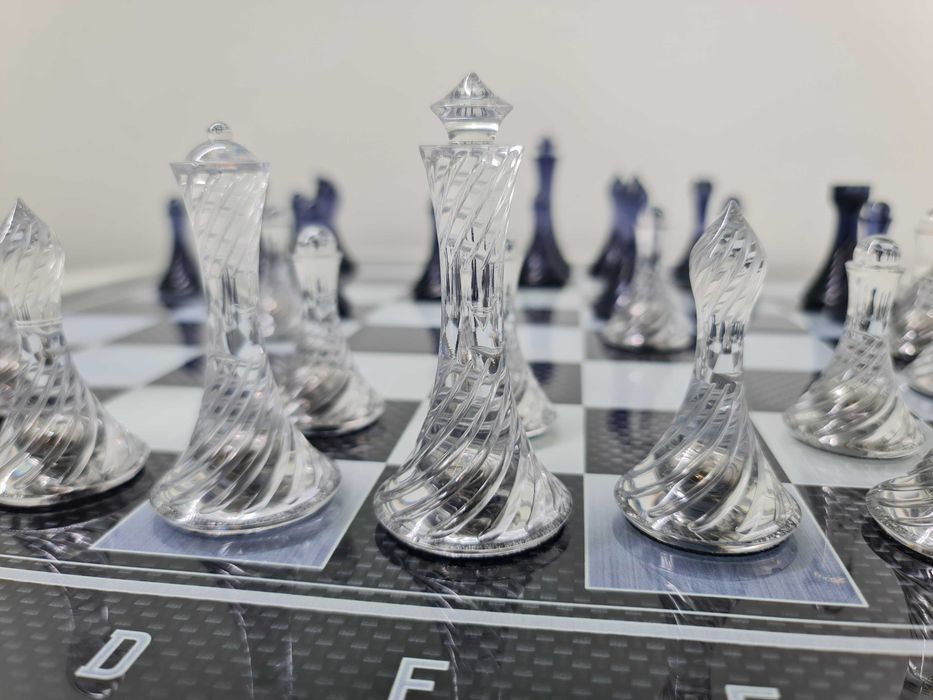 Шахматы из стекла, стеклянные. Шахи зі скла, скляні. Дизайн под заказ.