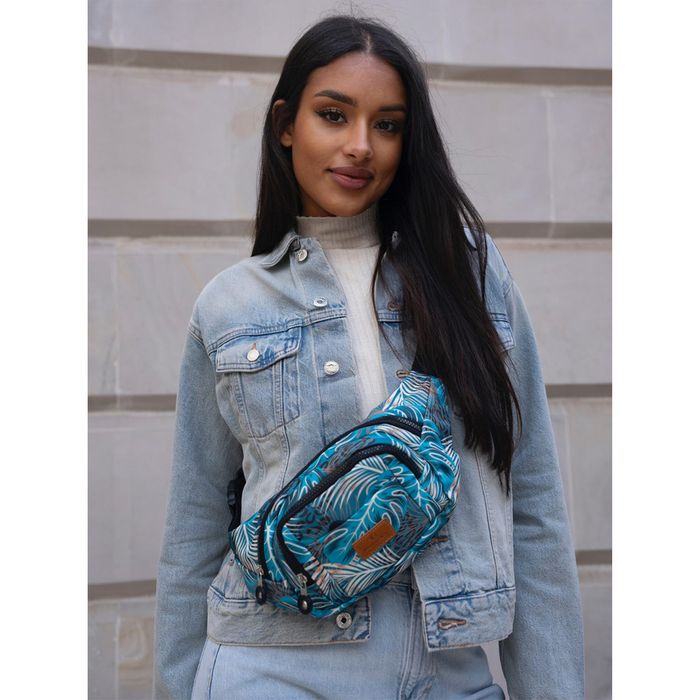 praktyczna torebka sportowa z regulowanym paskiem na biodra i ramię