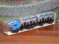Wiking H0 27575 - Mercedes 2244 / Caminhão articulado com Silos