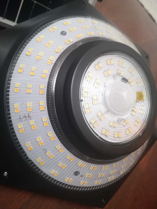 Solarna lampa z czujnikiem ruchu na zewnątrz i do środka , pilot.