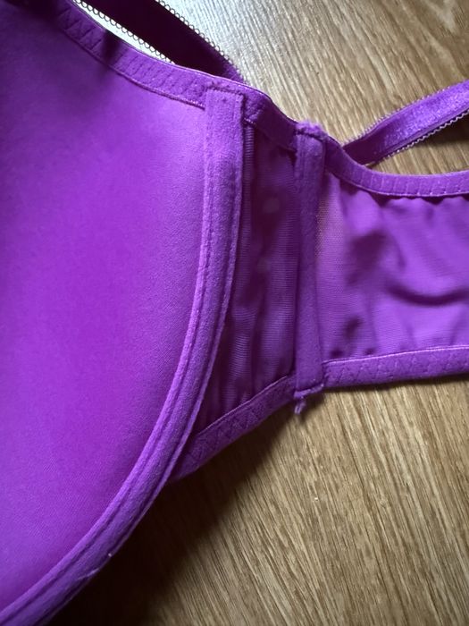 Bezszwowa miseczka 95DD/E biustonosz