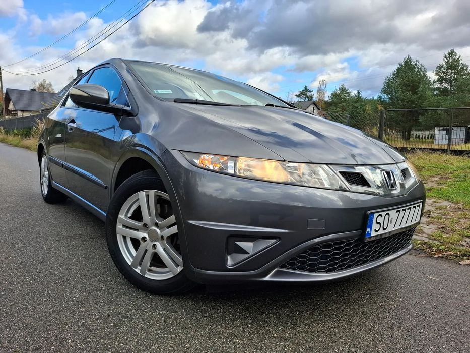 Honda Civic Honda Civic 1,4 100PH V-tec Ufo Polift Krajowy Alufelgi 2kpl opon