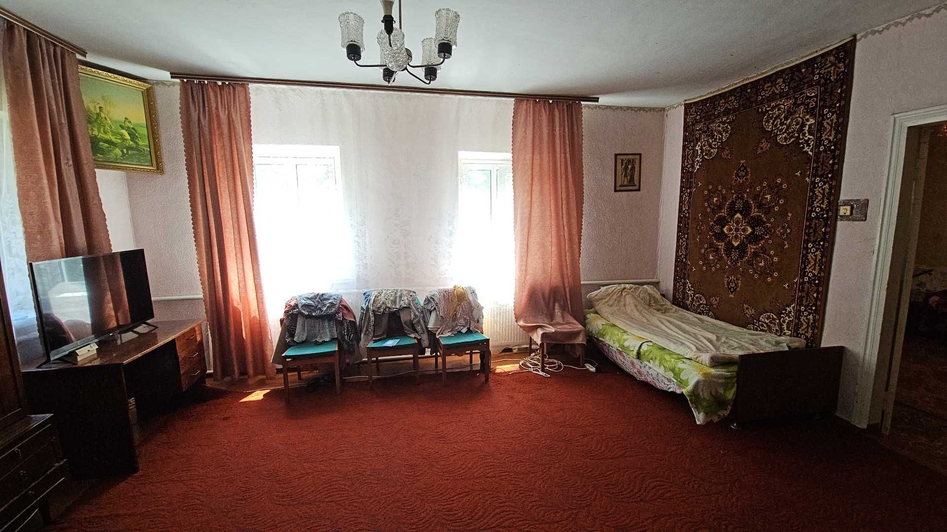 Цегляний будинок, в місті Яготин - всі комунікації. Є ВІДЕООГЛЯД