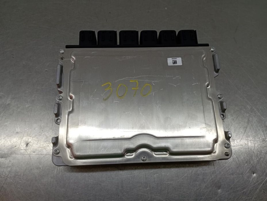 Centralina motor / ECU BMW 1 (F40)