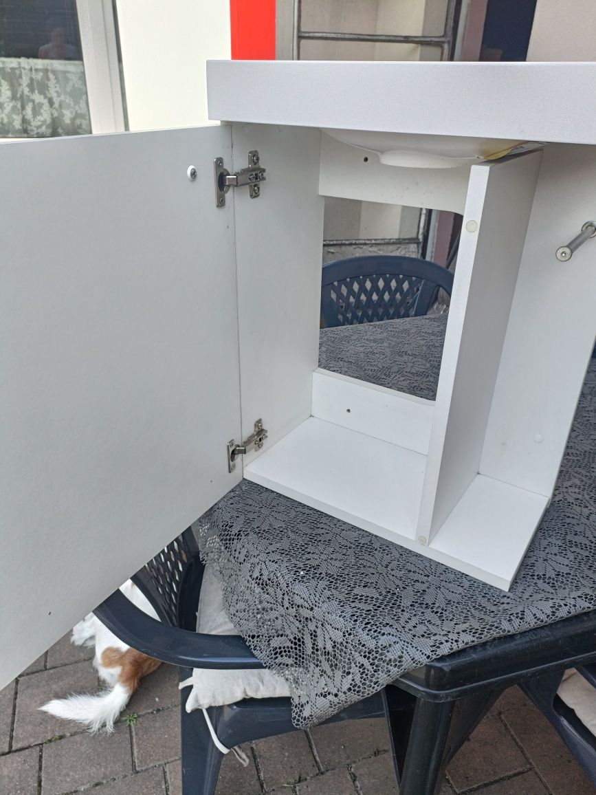 Szafka do WC lub łazienki
