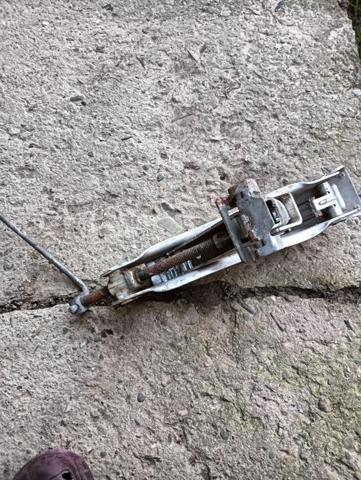 Podnośnik samochodowy