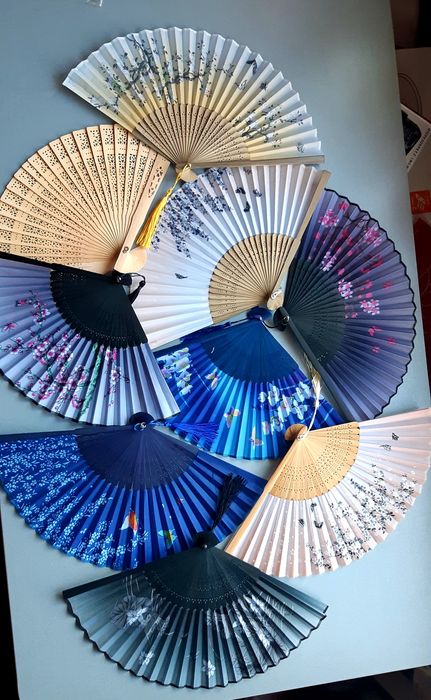 Чудові, яскраві  віяла.