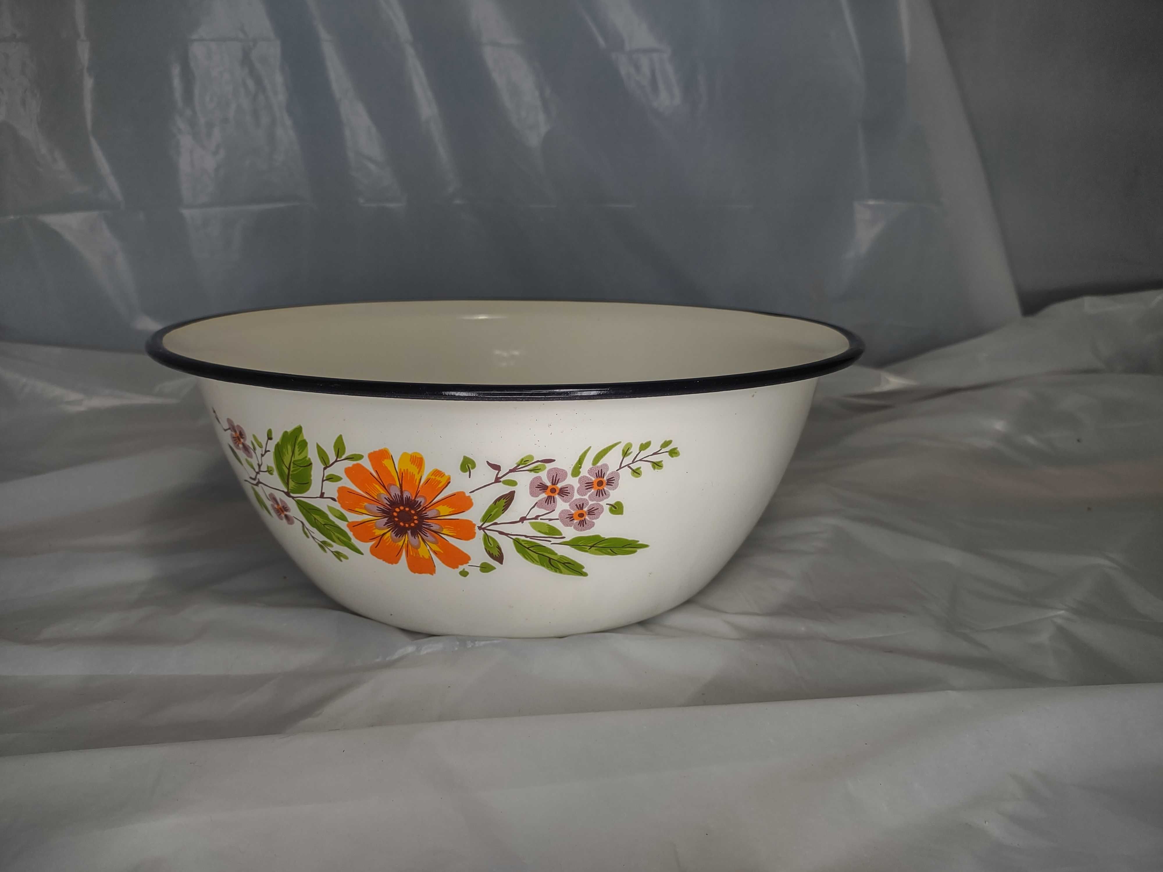 Miska emaliowana PRL . 28 X 10 - bdb. stan.