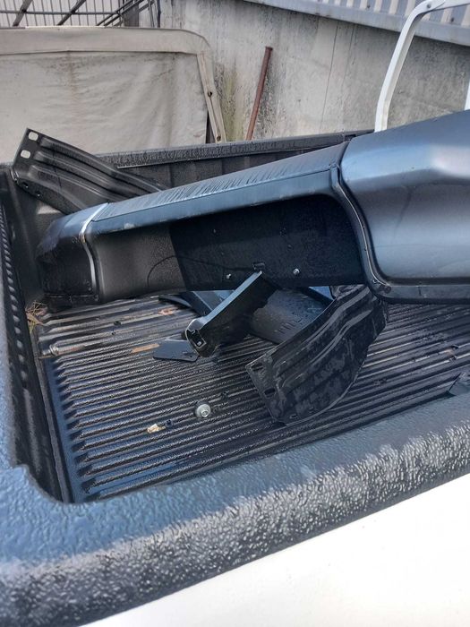 Caixa metálica Toyota Hilux 5 lugares 4x4 - 2024