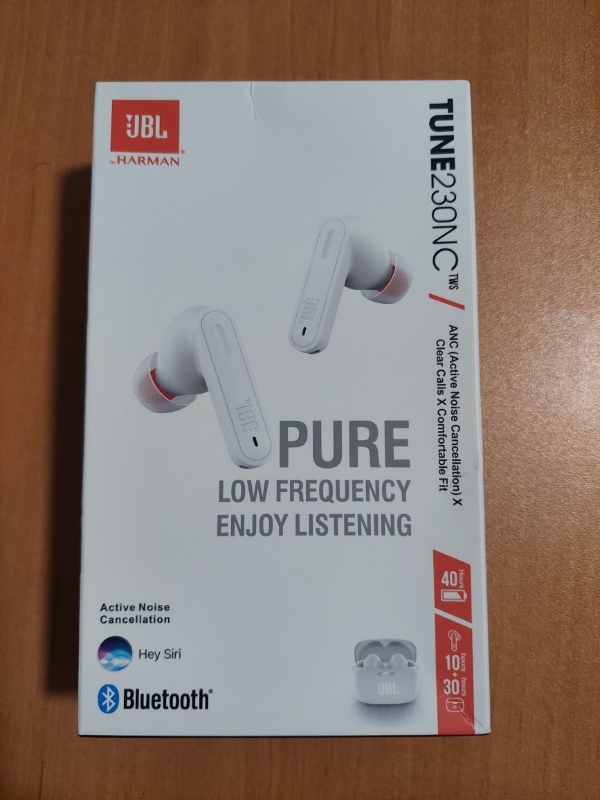 Нові безпровідні навушники  JBL
