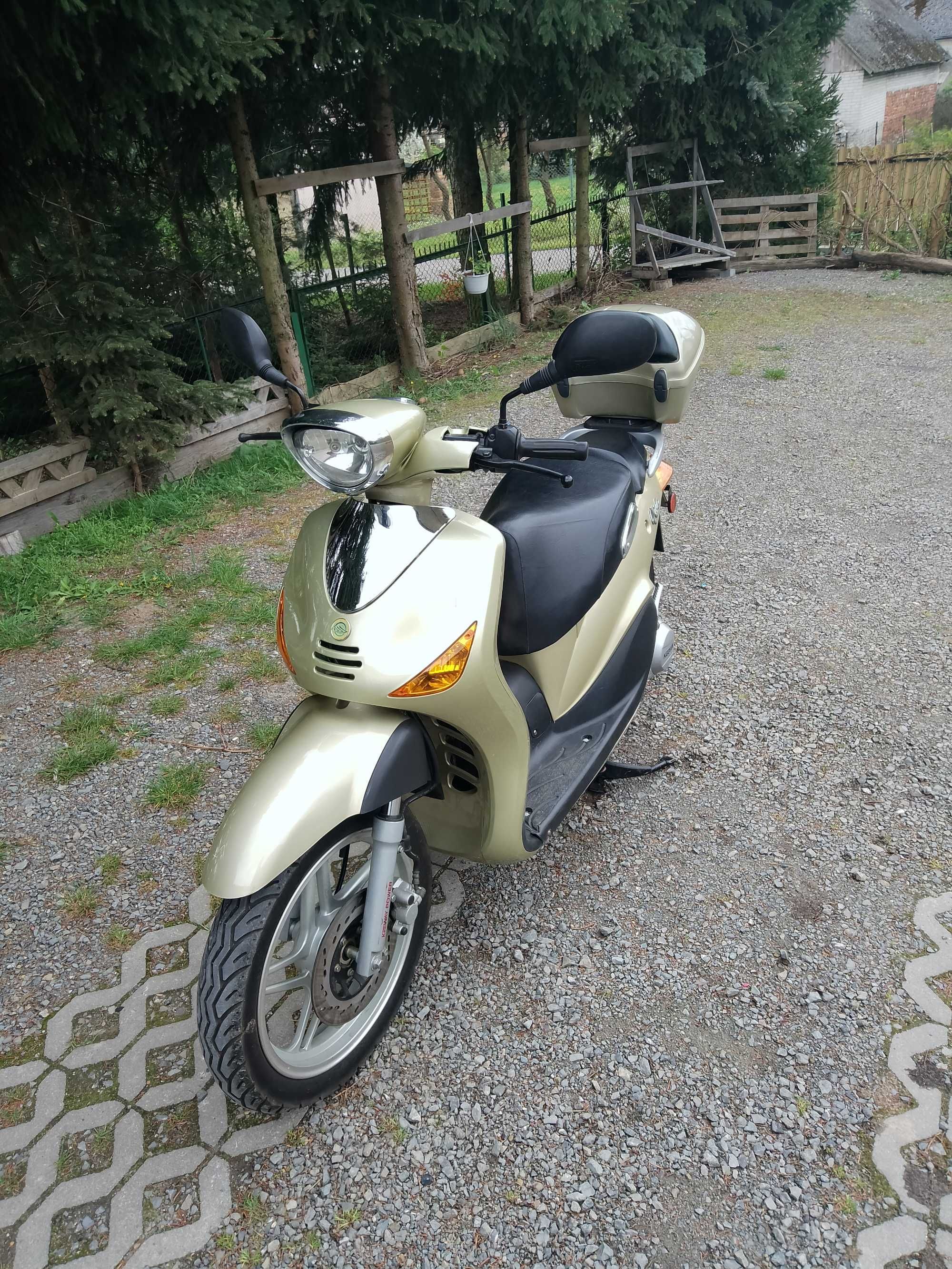 Sprzedam duży skuter keeway Viva125 w bardzo dobrym stanie r.2004