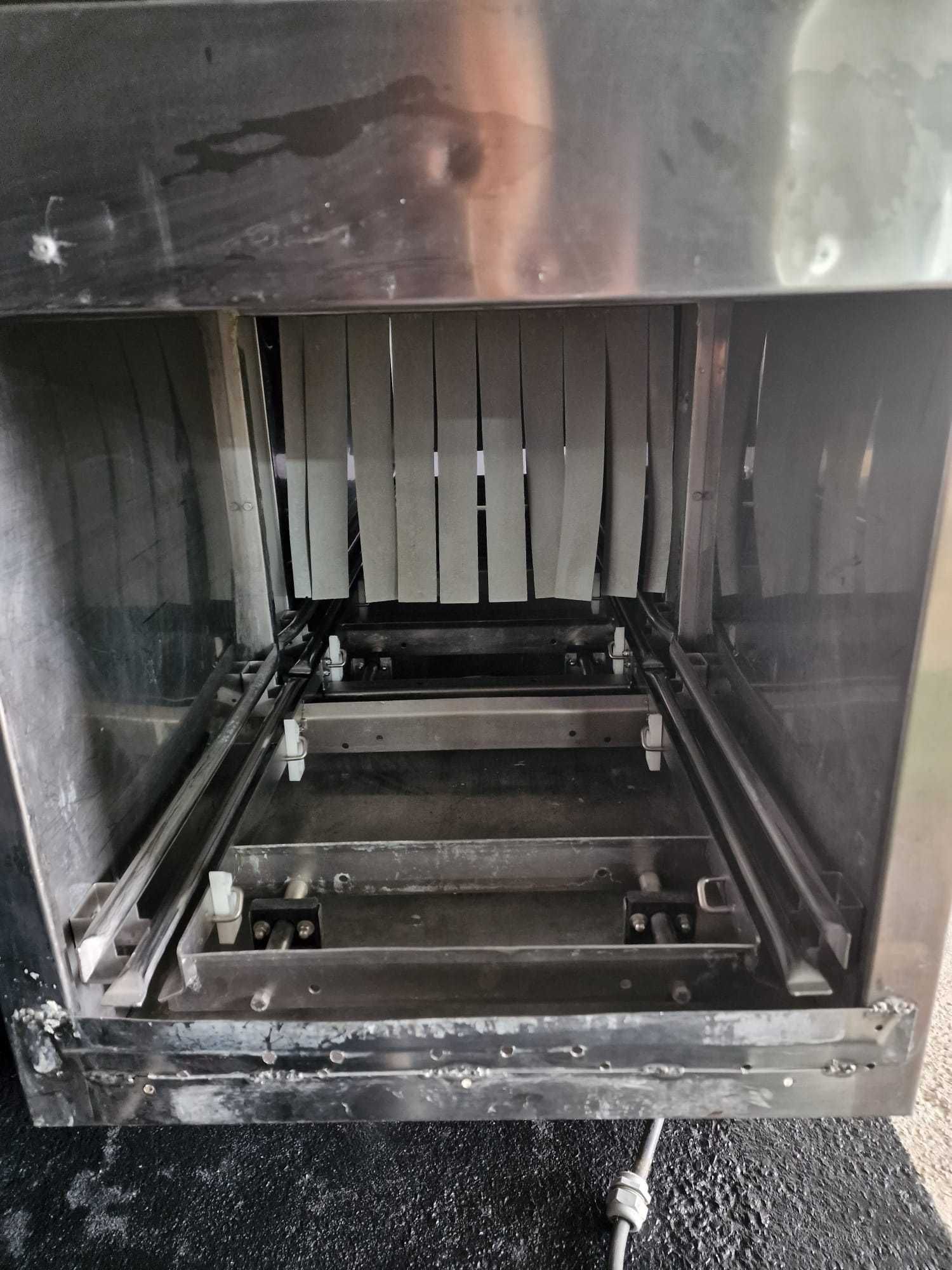 Máquina de lavar loiça de túnel