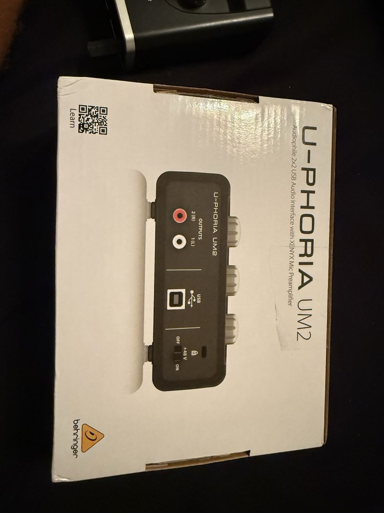 Behringer U-Phoria UM2