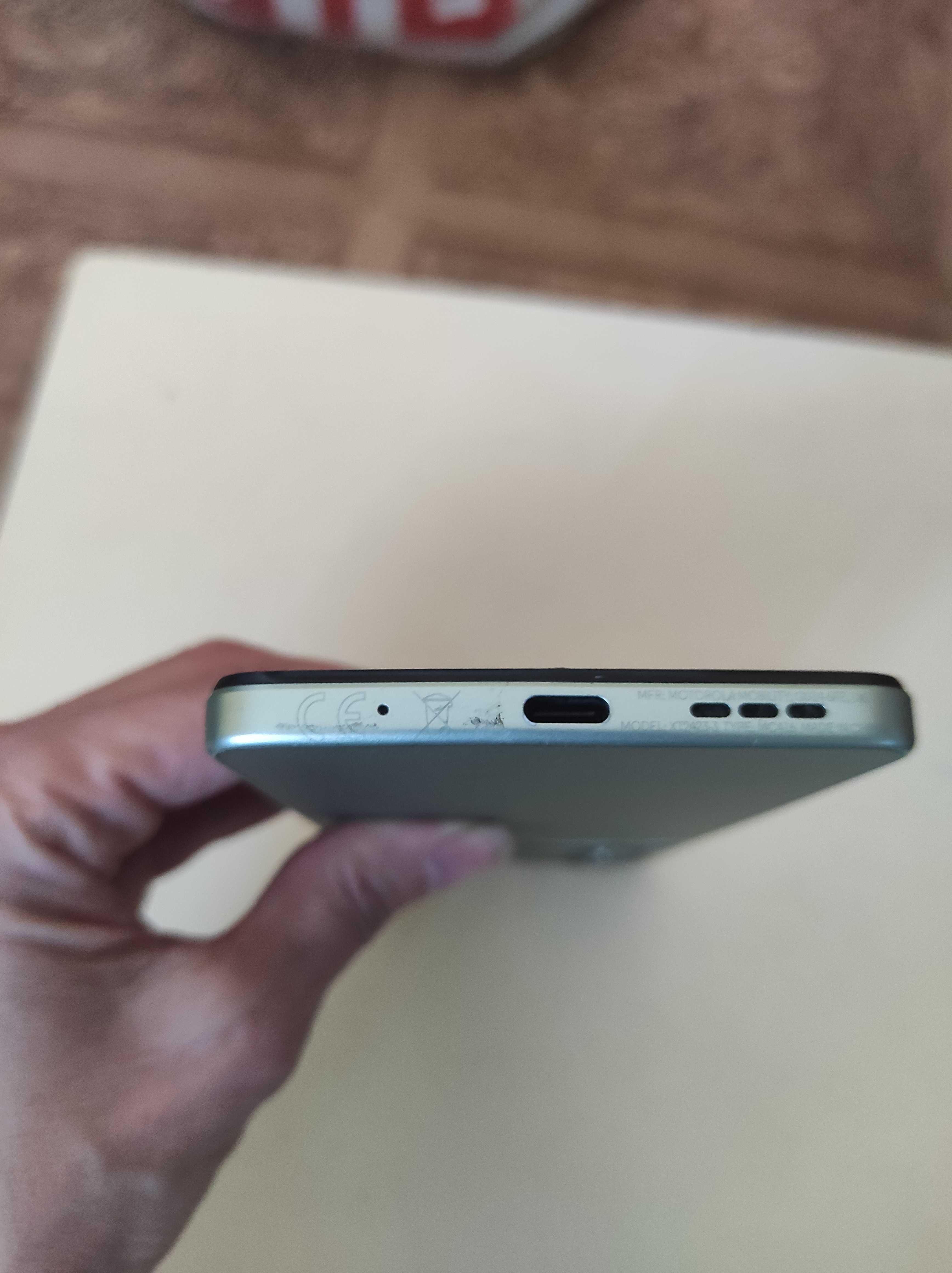 ткелефон  Motorola Moto G24 128GB