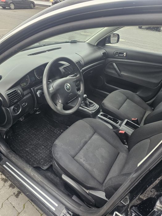 Czarny Passat b5 fl
