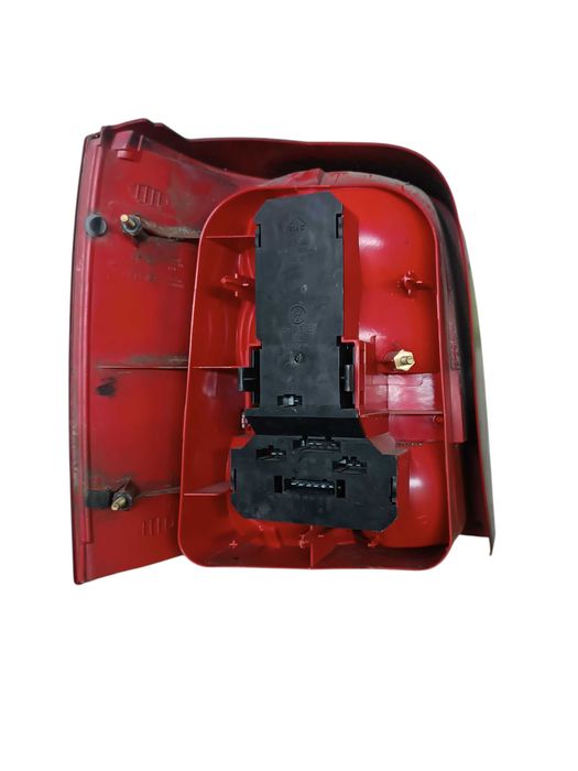 Lampa Prawy Tył Prawa Tylna VW Passat B5 Kombi Przedlift