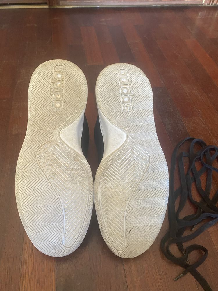 Tenis Adidas pouco usado