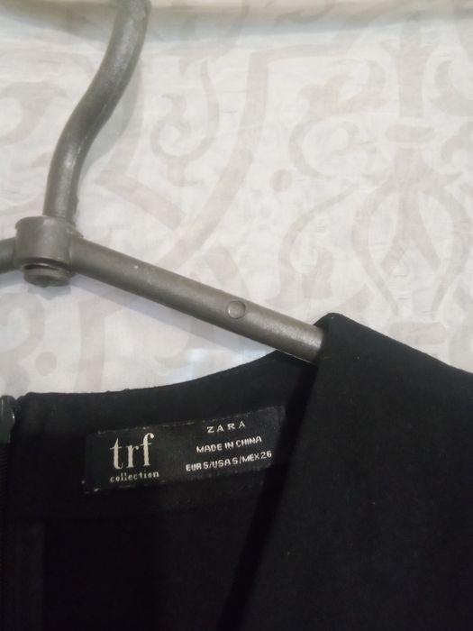 Чорна сукня Zara