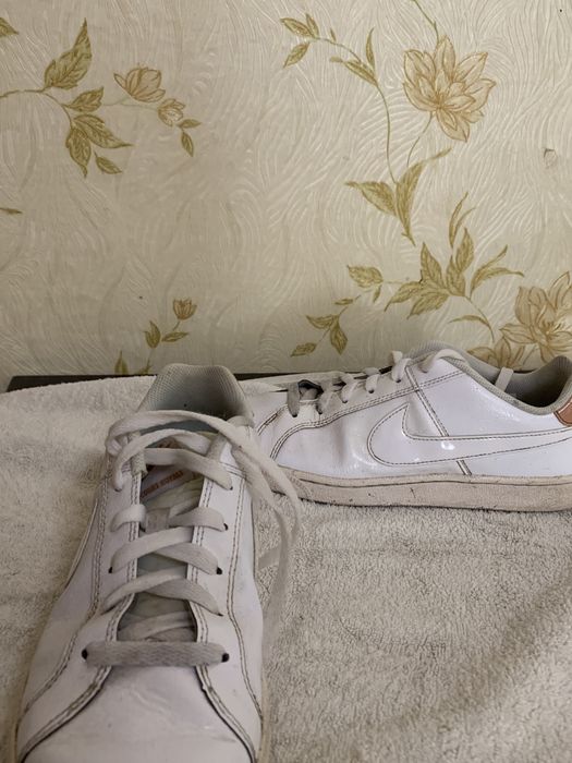 Женские кеды низкие Nike Wmns Court Royale 2