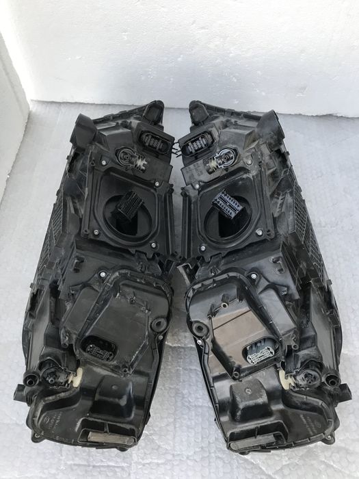 Фара Audi Q7 4M matrix права