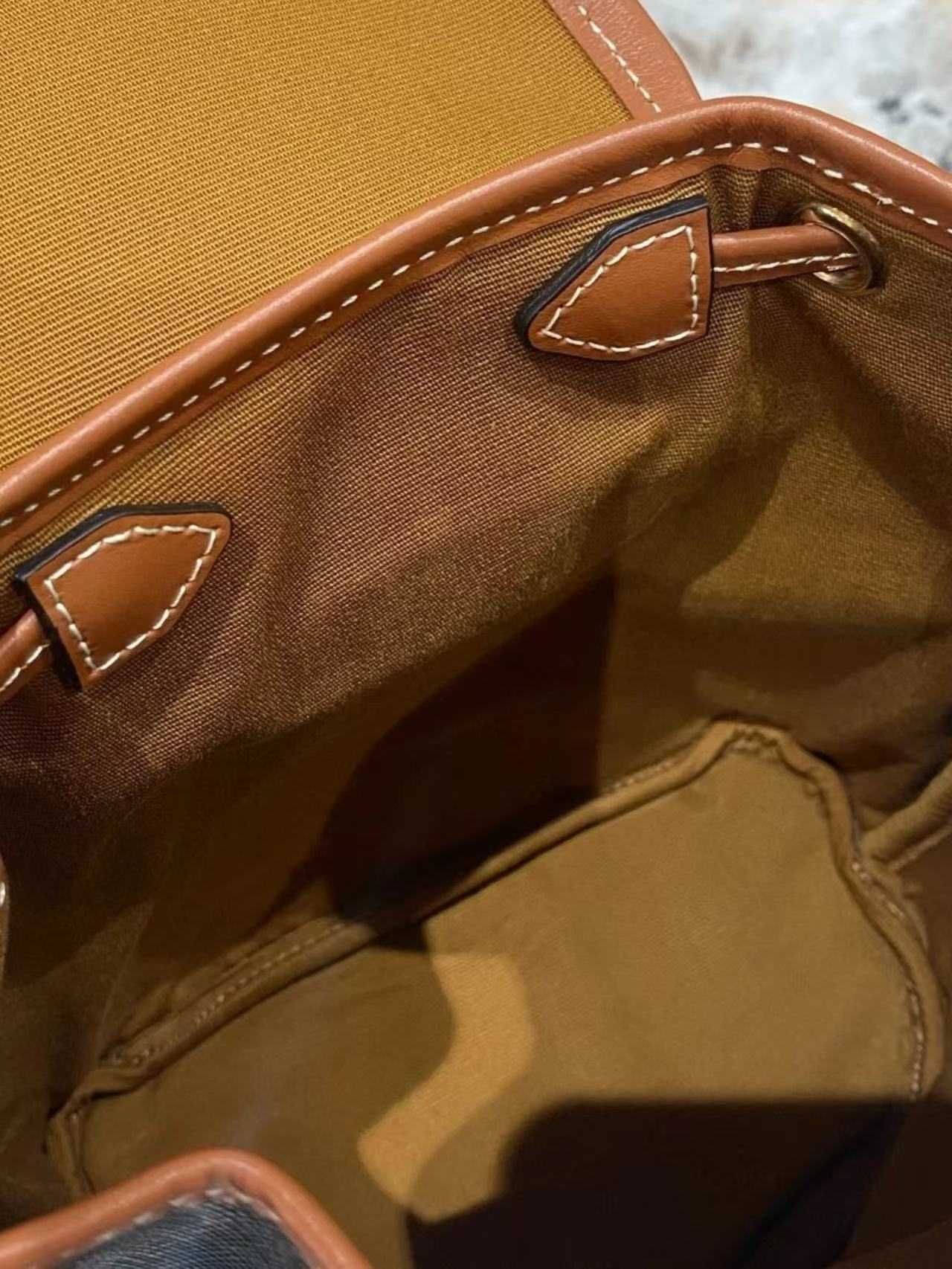 Mochila CELINE Triomphe Folco - Tamanho Mini