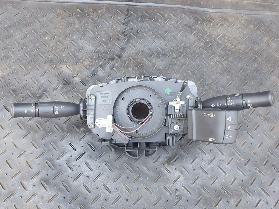 RENAULT MEGANE II PRZEŁĄCZNIK ZESPOLONY PAJĄK MANETKI 8200213761