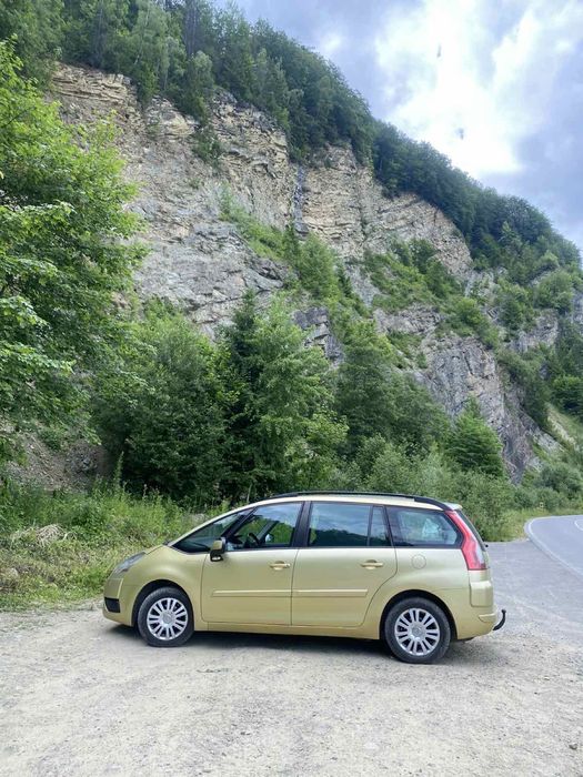 Сімейне авто 7 місне