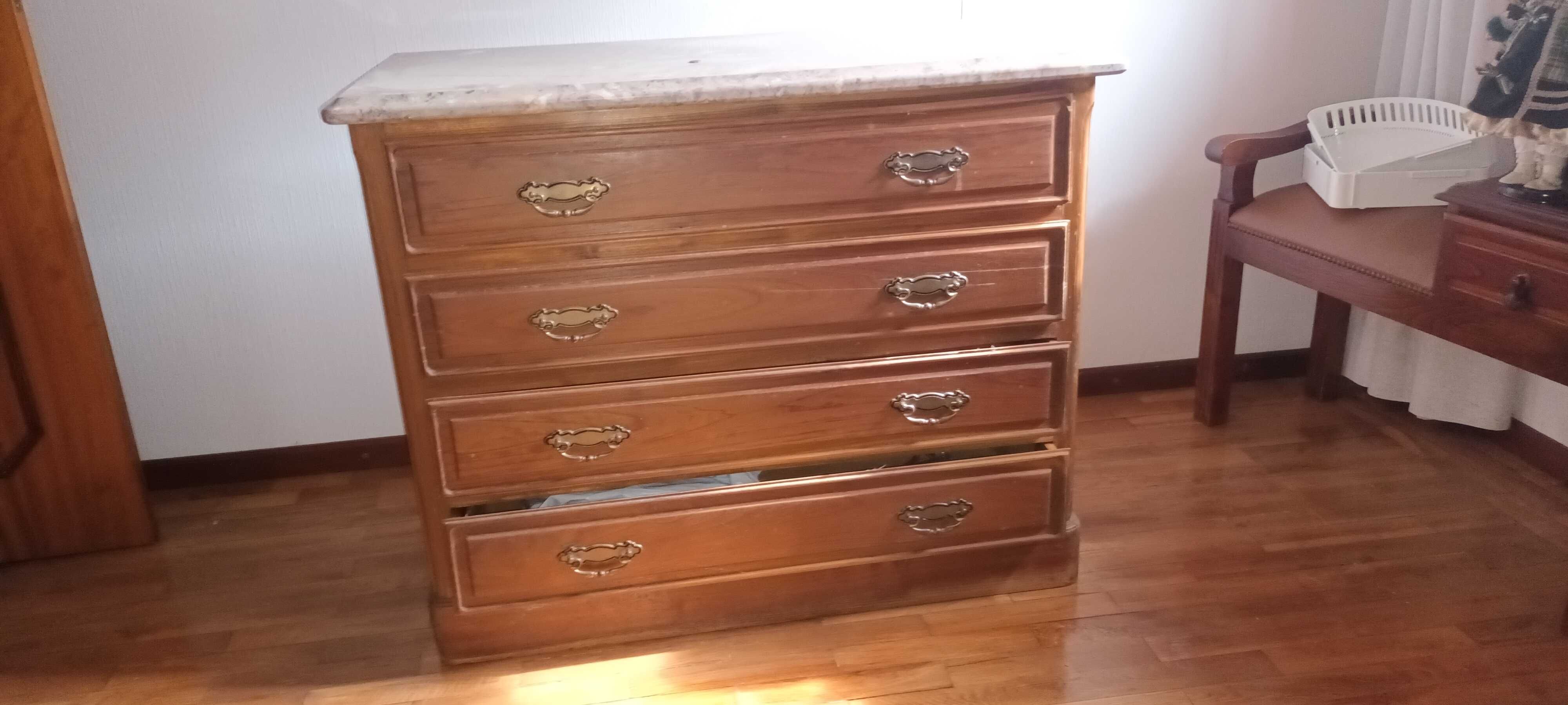 Movel de Quarto de casal em madeira maciça