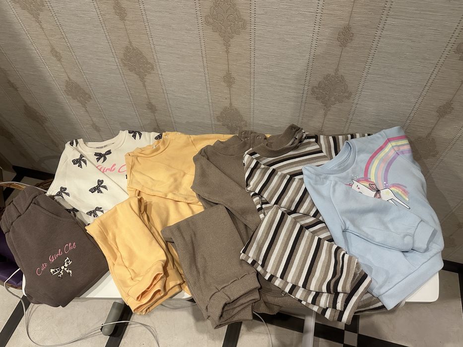 Пакет речей на дівчинку