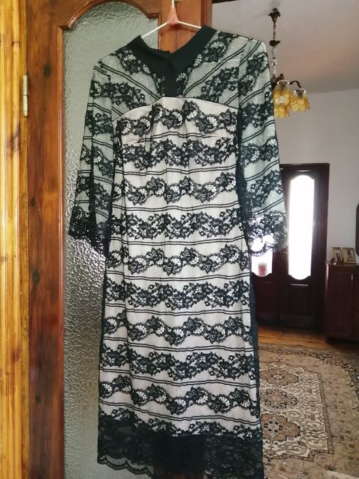 Нарядное гипюровое платье