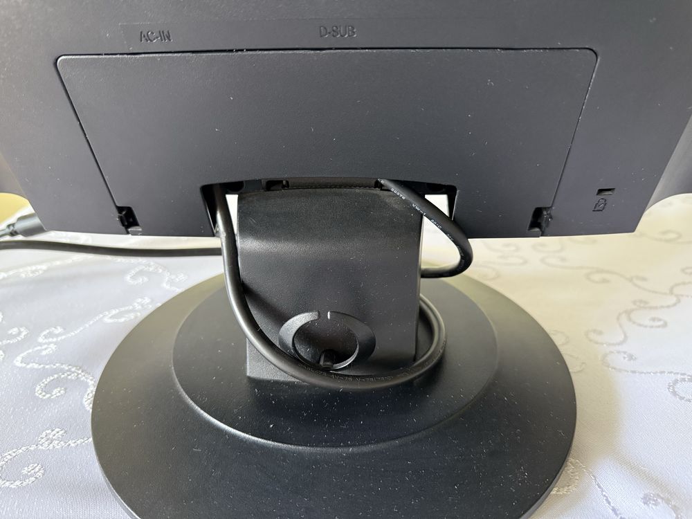 Monitor LG FLATRON L1732S-SF Plus Kabel Zasilający i Kabel VGA