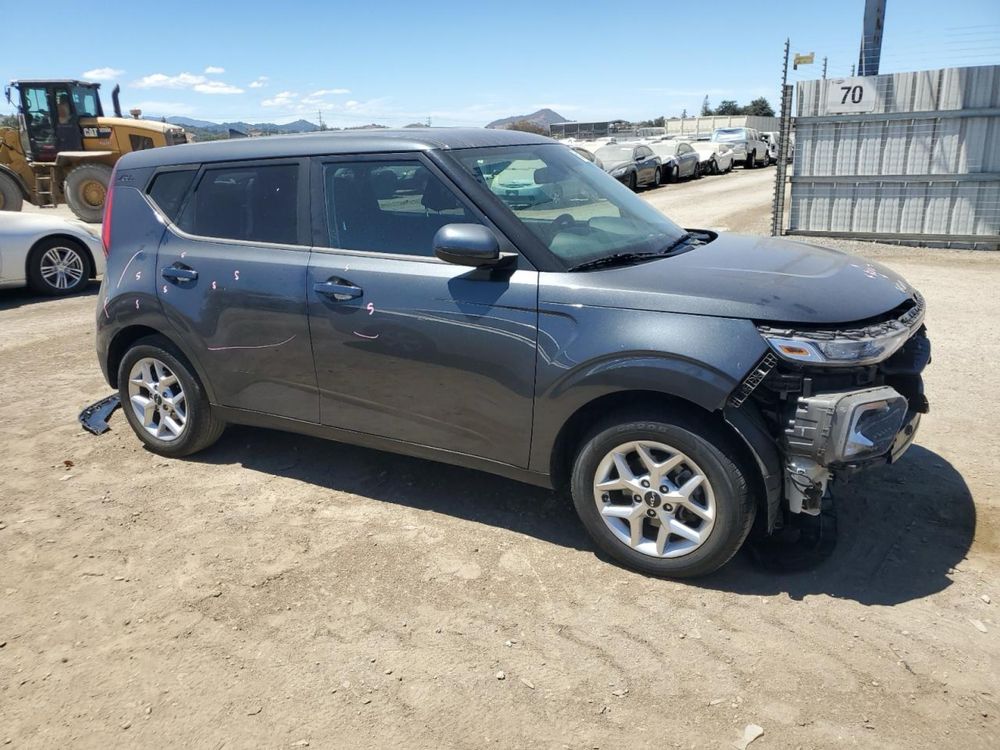 2022 Kia Soul LX ___
