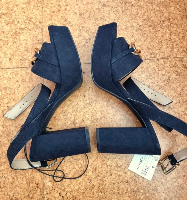 Sandálias de salto alto pretas e douradas H&M 37 - novas com etiqueta