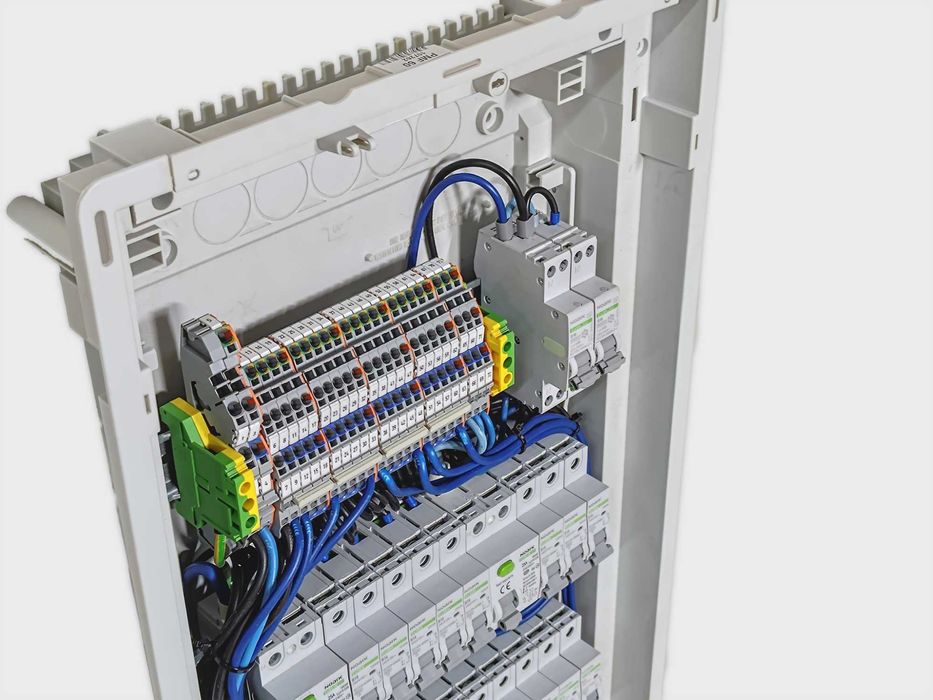 Rozdzielnica podtynkowa NOARK – ŁATWY MONTAŻ WAGO, 13-21 obwodów, 3faz