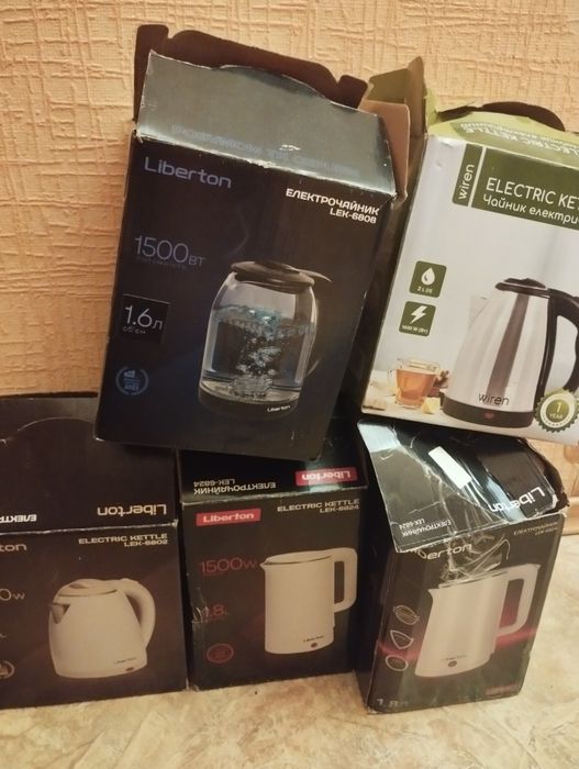 Електрочайник Wiren Liberton