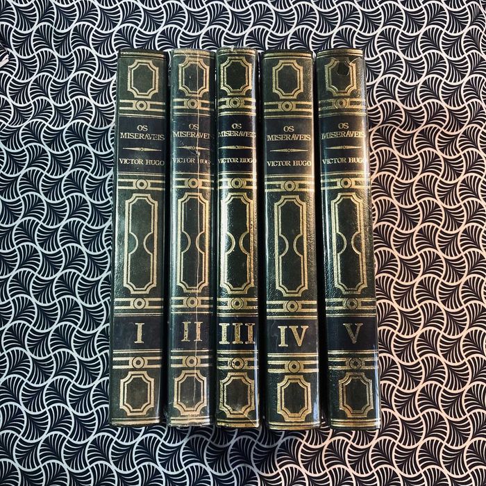 Os Miseráveis (5 volumes) - Victor Hugo