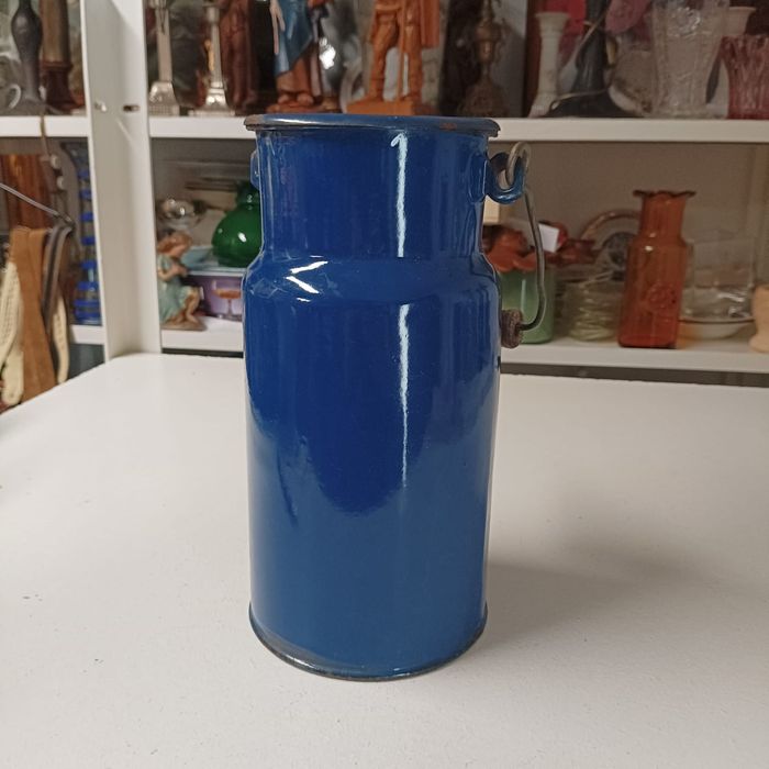 Nr 1 Emaliowana kanka ,dzban na mleko 24.5cm wysokości
Emaliowan 
Wymi