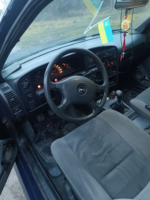 Продам опель омега А 2.3