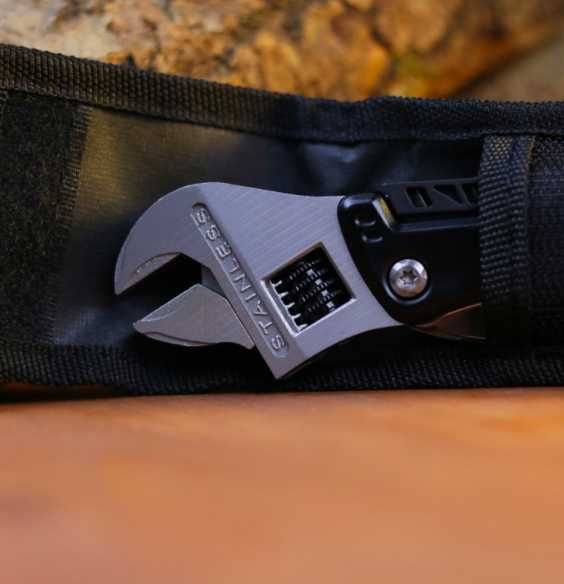 Klucz Nastawny Francuski Szwedzki Latarka Led Multitool