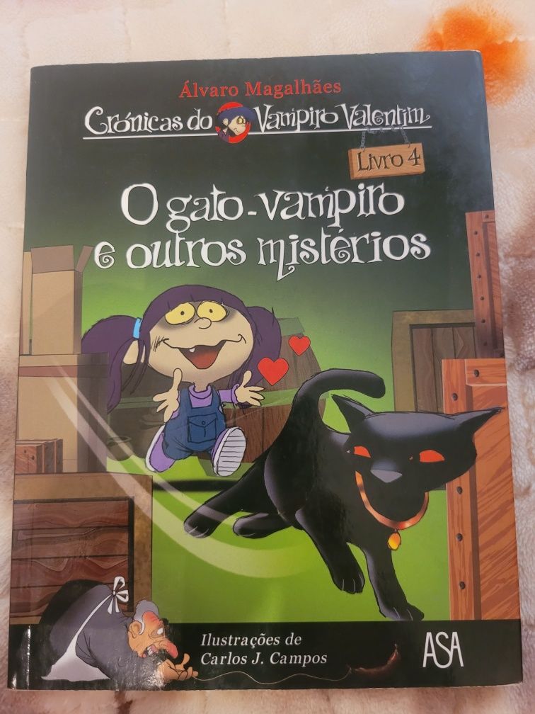 Livro "O gato vampiro e outros mistérios"