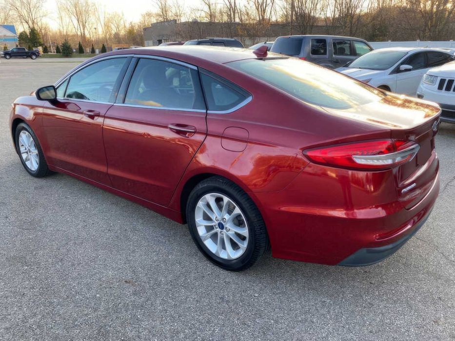 Ford Fusion SE      2019