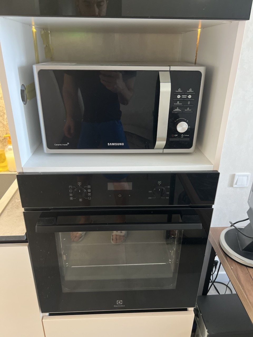 Мікрохвильова піч (НВЧ) Samsung MG23F302TAS