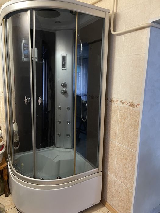 Душова кабінка з піддоном!