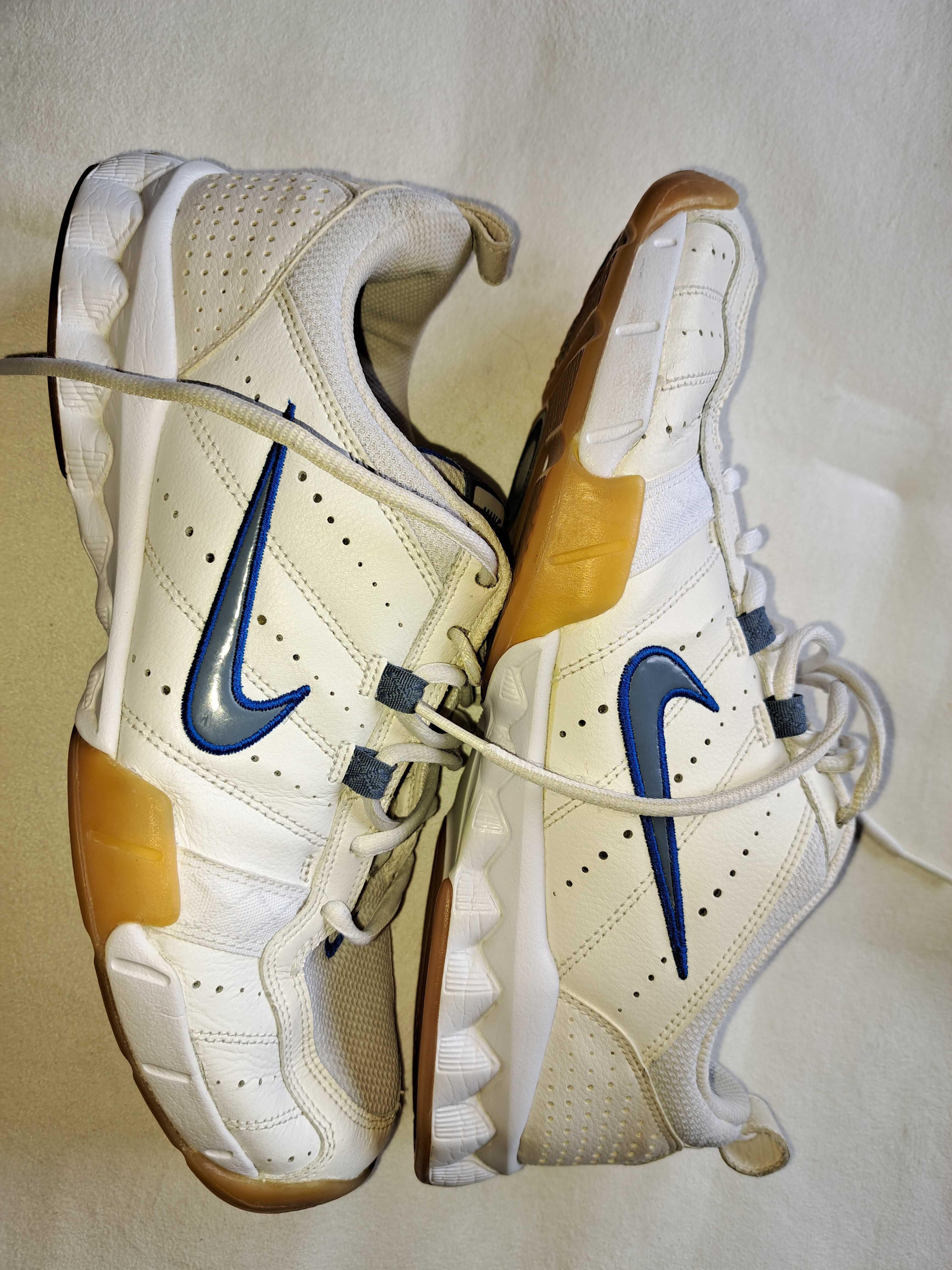 Sneakersy NIKE białe, rozmiar 45, Indonesia
