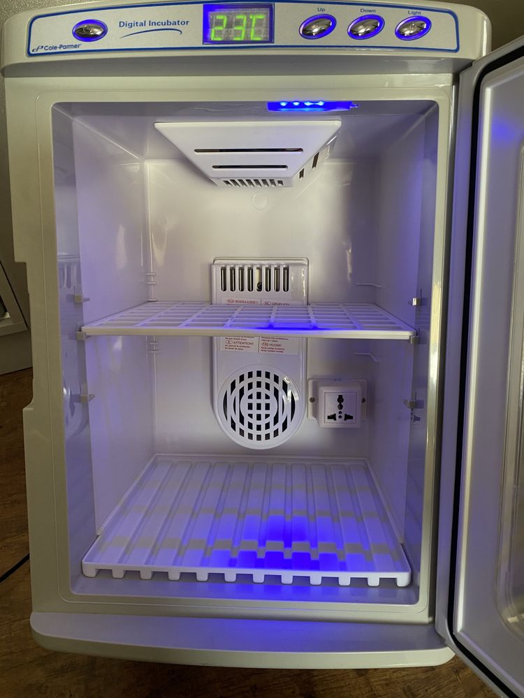 Инкубатор цифровой Cole Parmer H2200-H Refrigerated Incubator 20L
