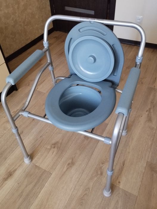 Стілець туалетний новий.