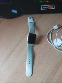 часы Apple Watch Series 3 б\у отклеиный экран