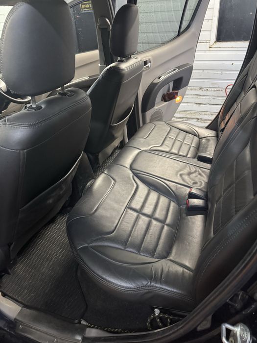 Mitsubishi L200 2010 рік