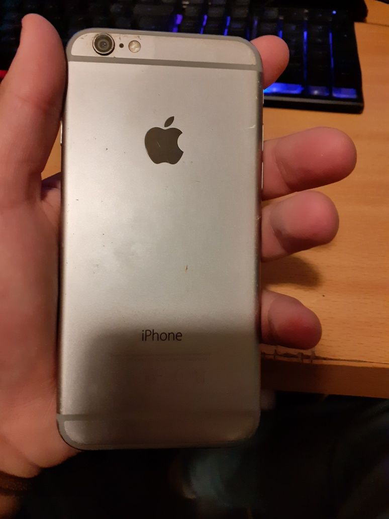 Vendo iphone 6 pra peças pra despachar